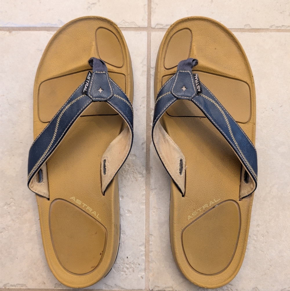 Astral Filipe Men's Navy Blue Flip Flop Thong Sandals Size 11